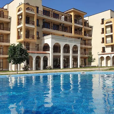 Golf In Lighthouse Golf & *