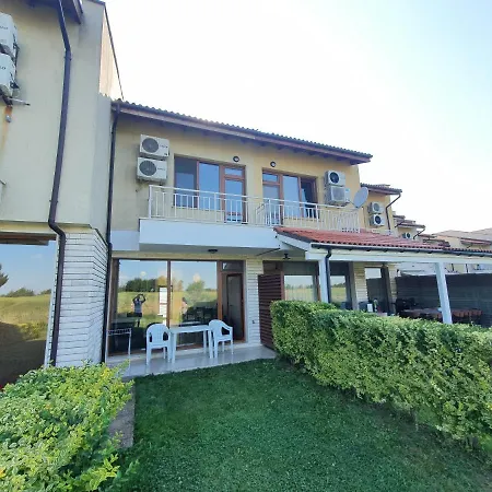 Golf In Lighthouse Golf &