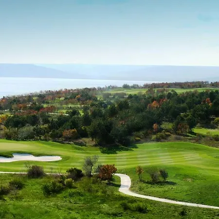 Golf In Lighthouse Golf & *