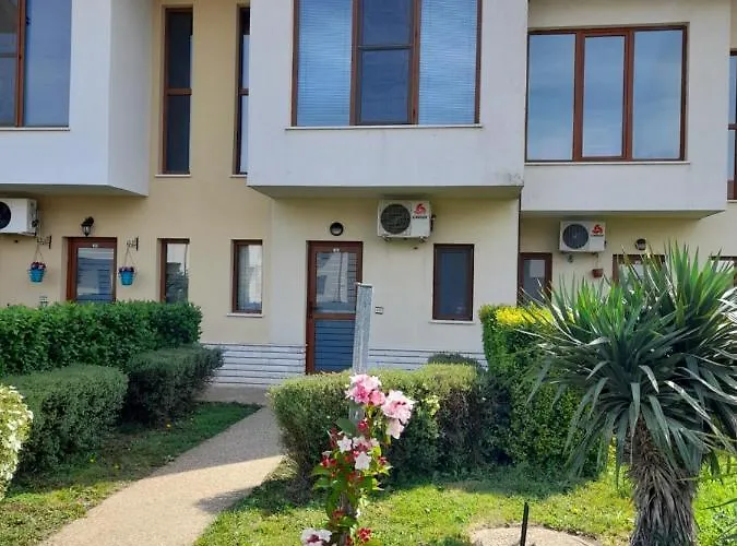 Golf In Lighthouse Golf & Semesterbostad Baltjik