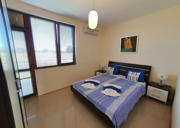 Golf In Lighthouse Golf & * Baltjik